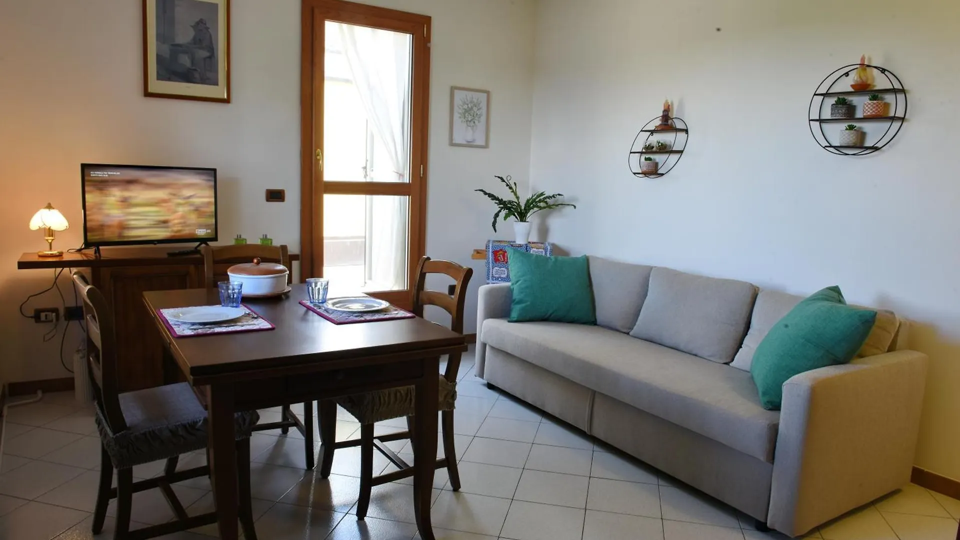 Lamborghini - Terrace And Free Wi-Fi Apartment San Giovanni in Persiceto