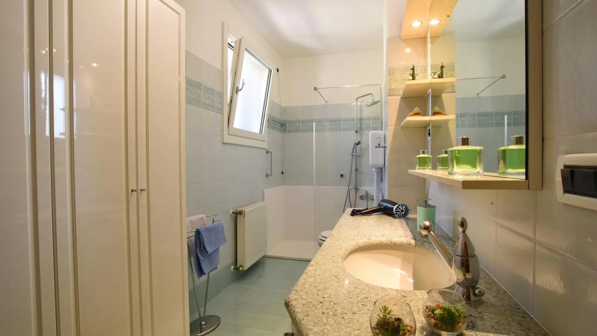 Lamborghini - Terrace And Free Wi-Fi Apartment San Giovanni in Persiceto