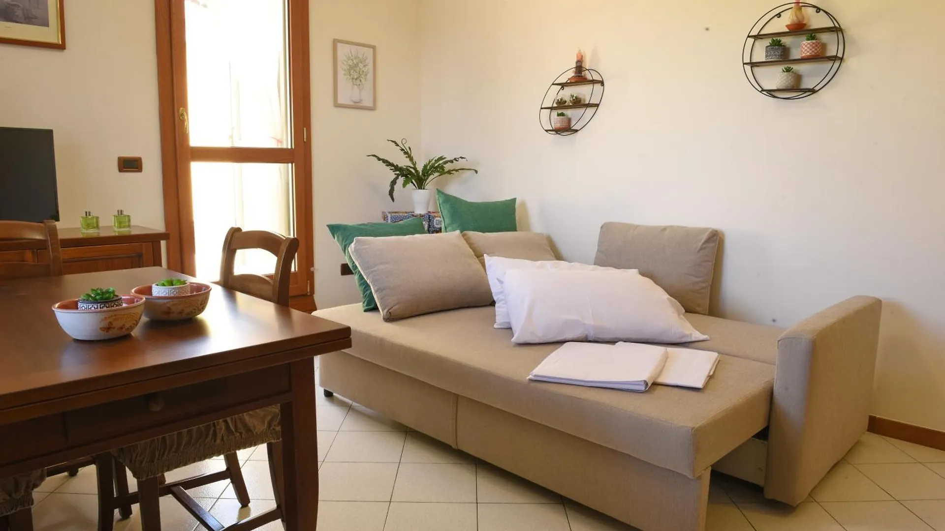Lamborghini - Terrace And Free Wi-Fi Apartment San Giovanni in Persiceto