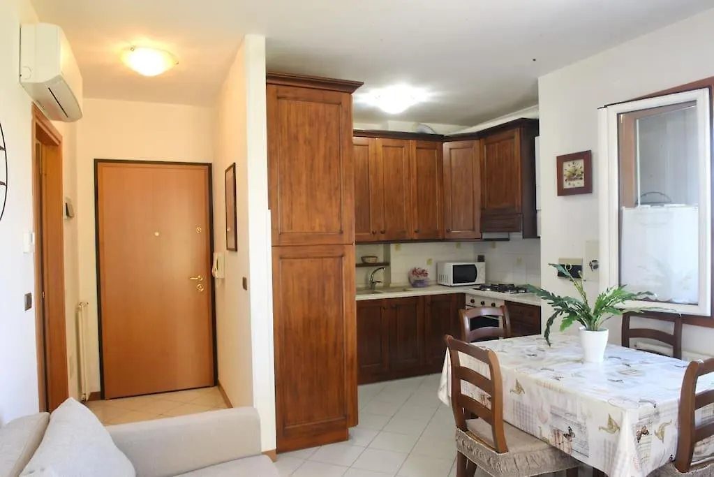 Lamborghini - Terrace And Free Wi-Fi Apartment San Giovanni in Persiceto